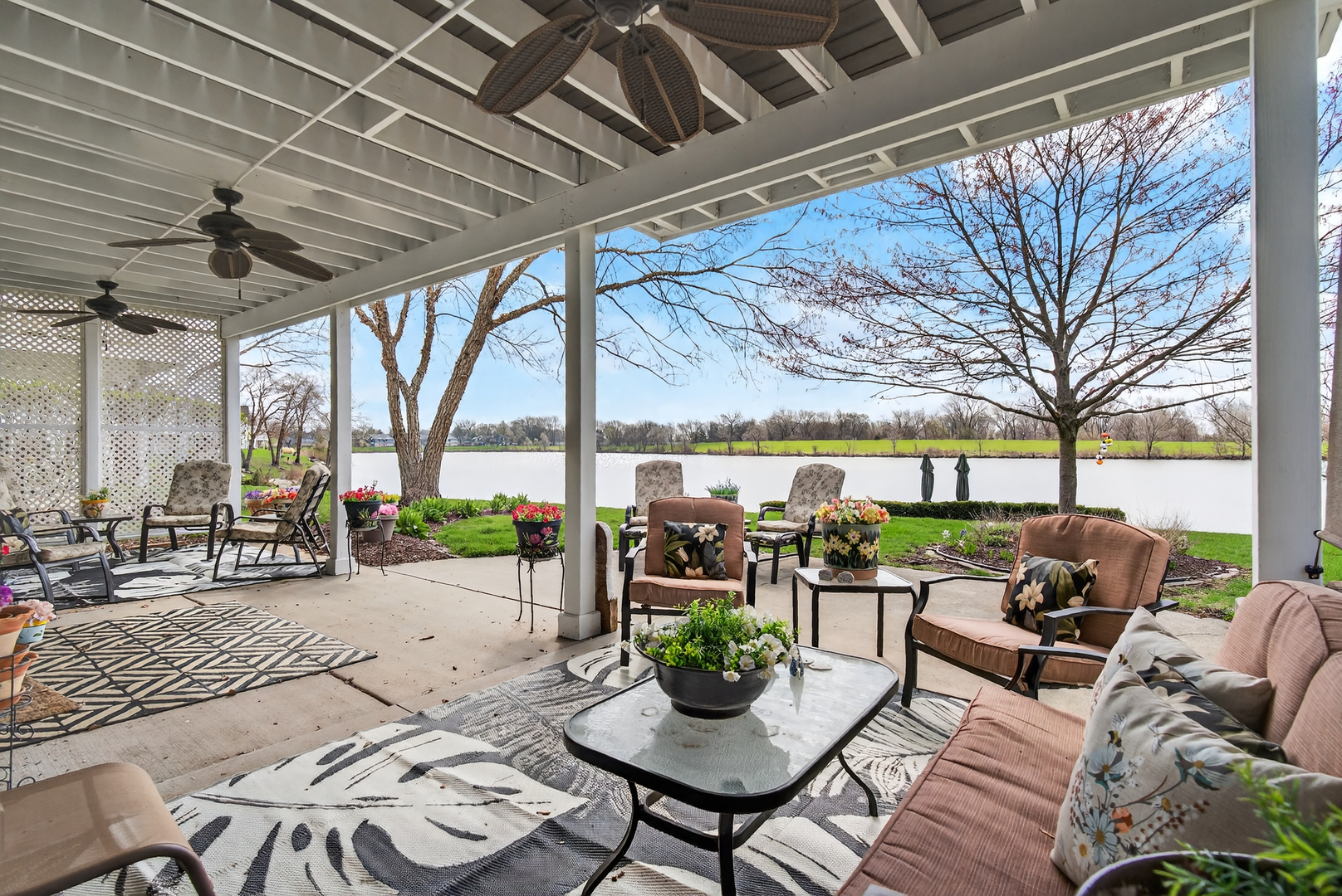 3434 Lake Shore Drive