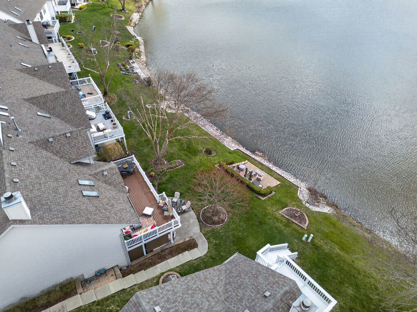 3434 Lake Shore Drive