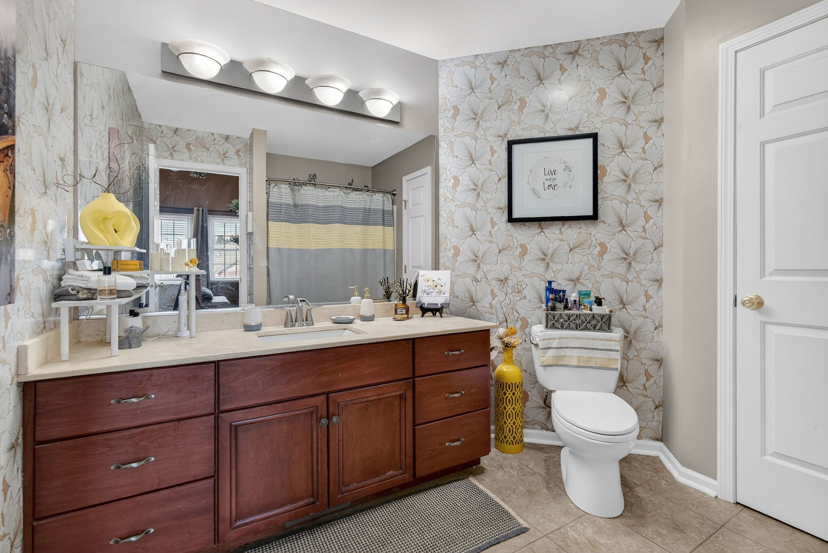 3434 Lake Shore Drive