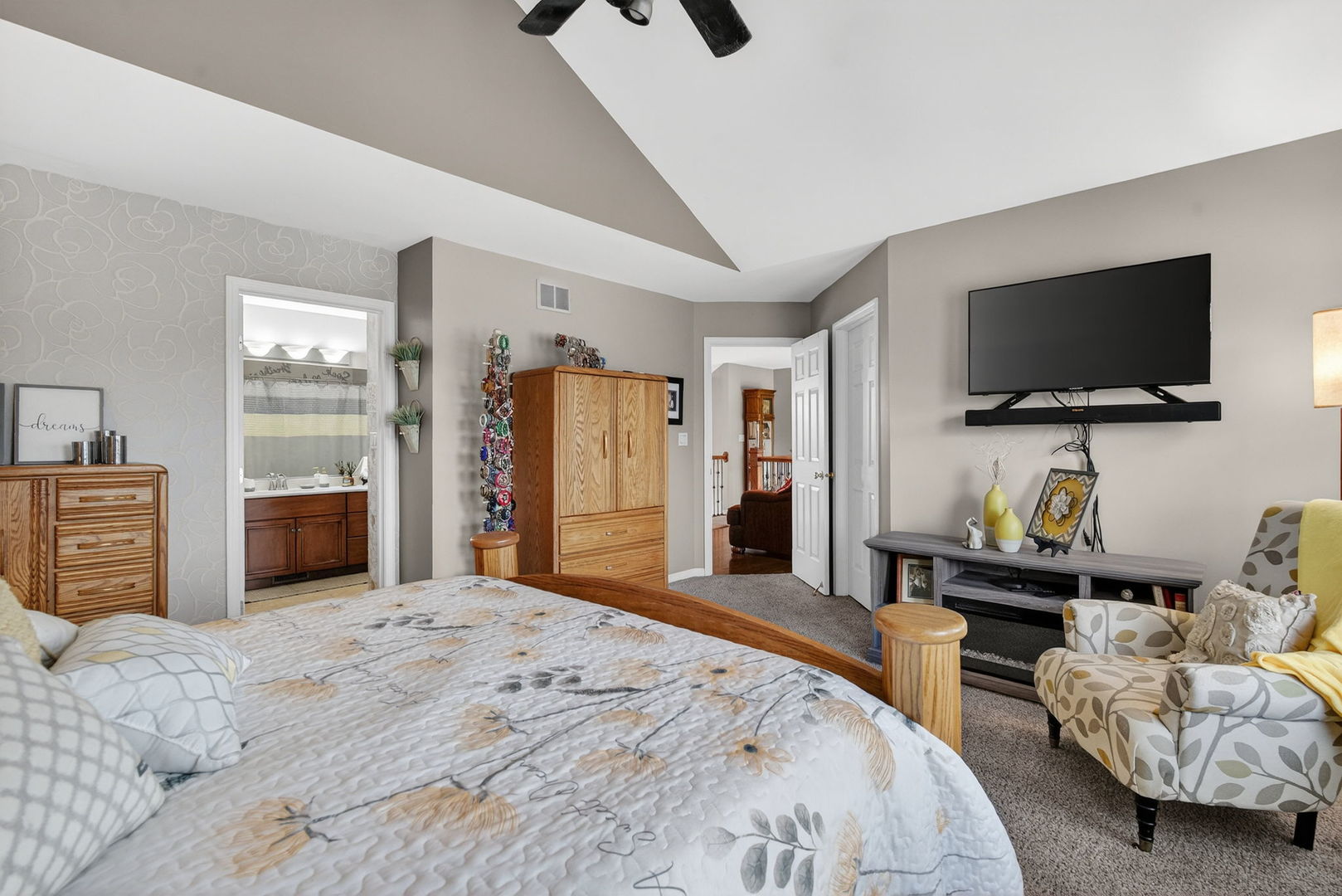 3434 Lake Shore Drive