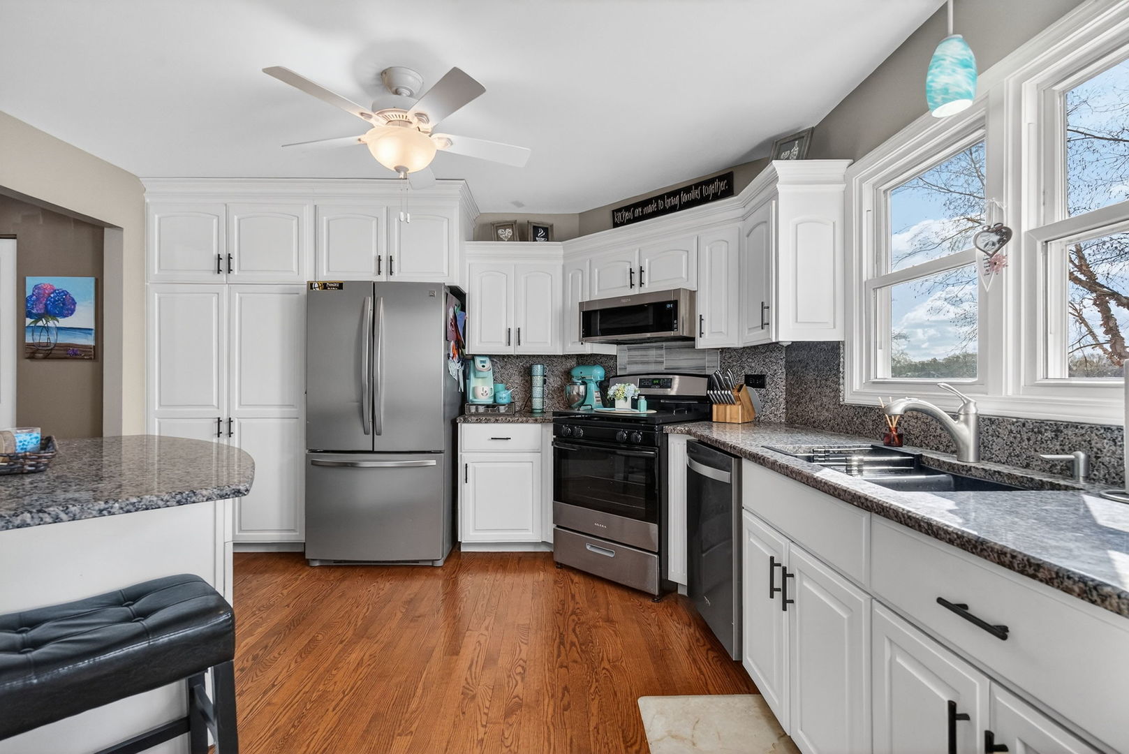 3434 Lake Shore Drive