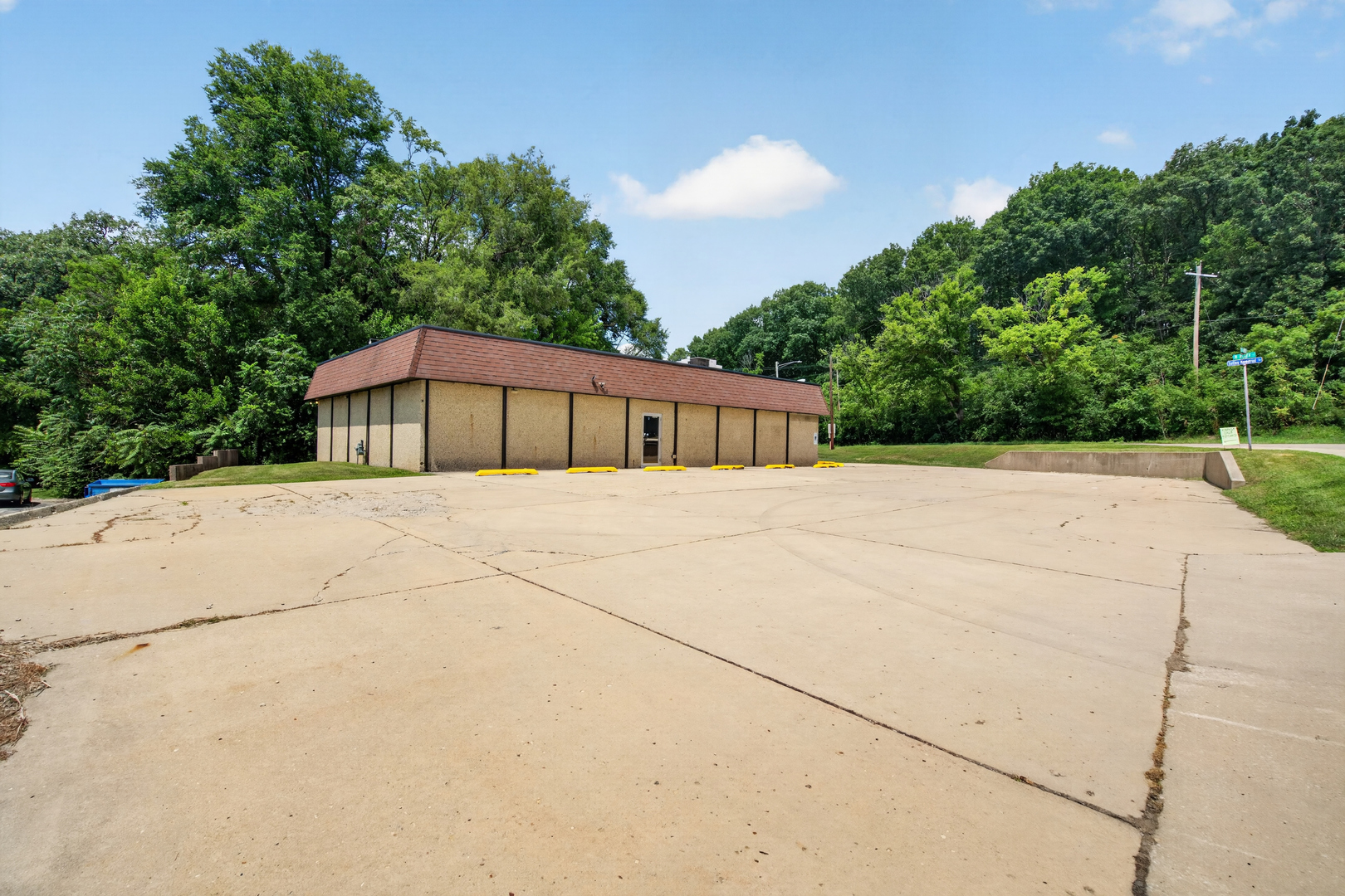 800 W Bluff Street