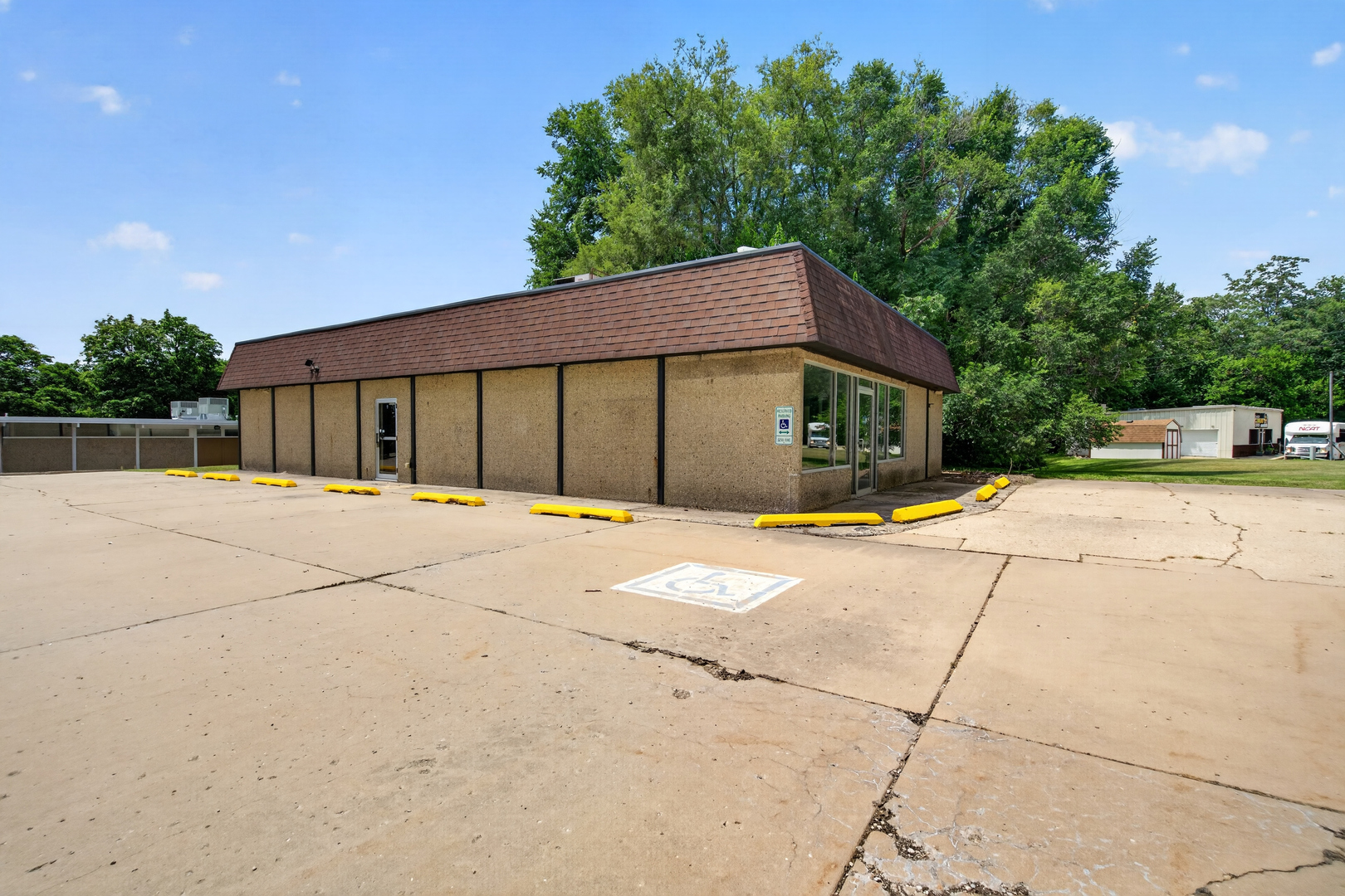 800 W Bluff Street