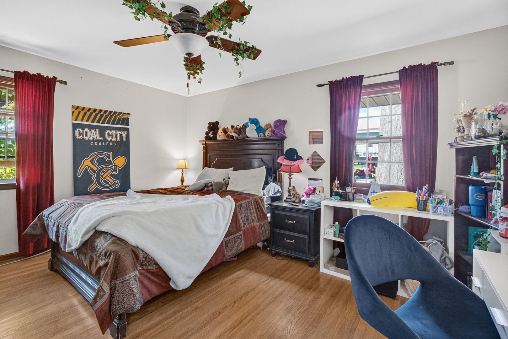 290 W 3rd Street