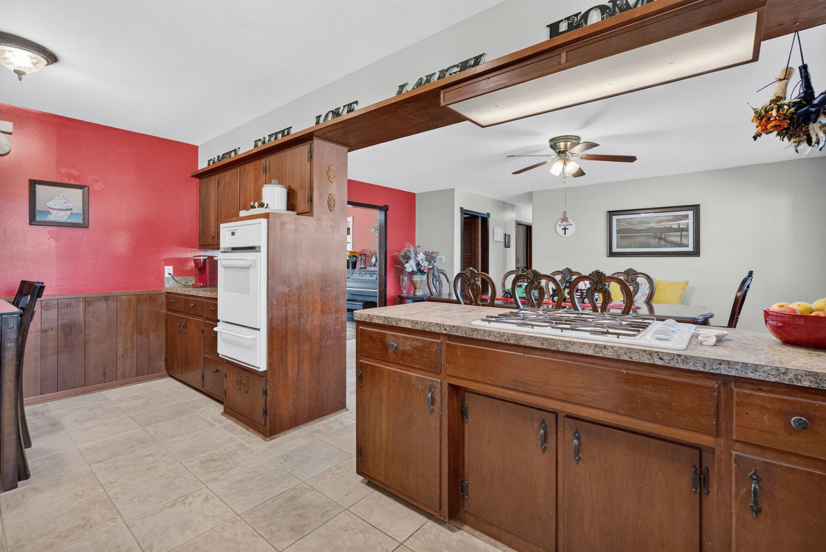 290 W 3rd Street