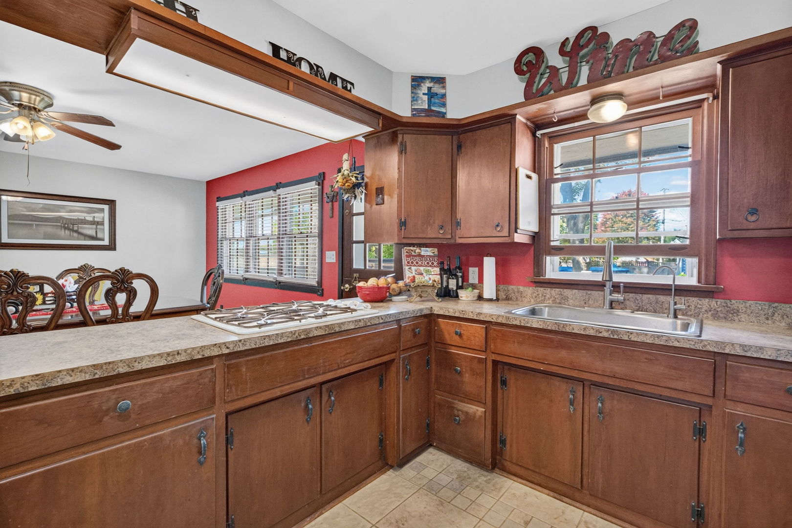 290 W 3rd Street