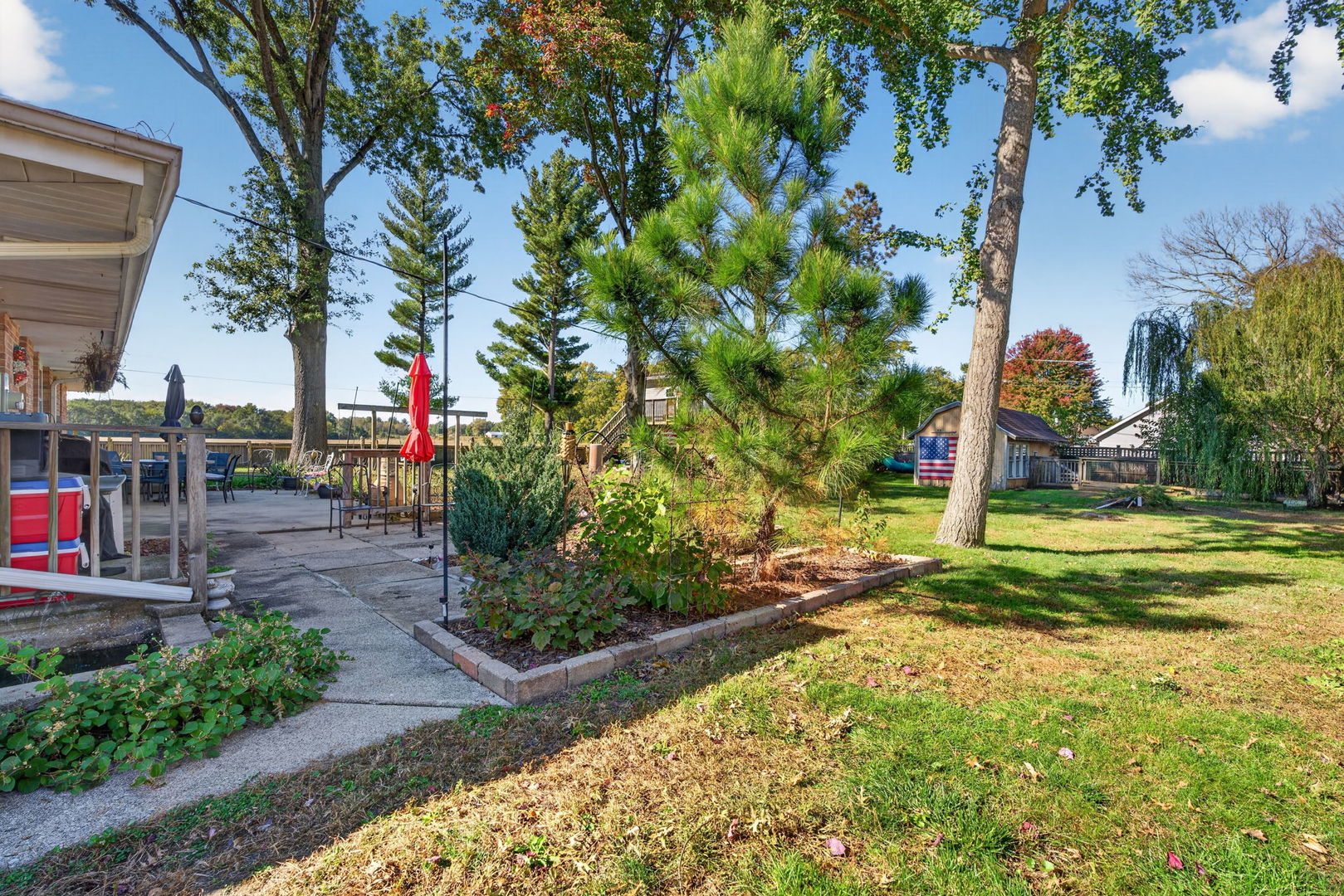 290 W 3rd Street