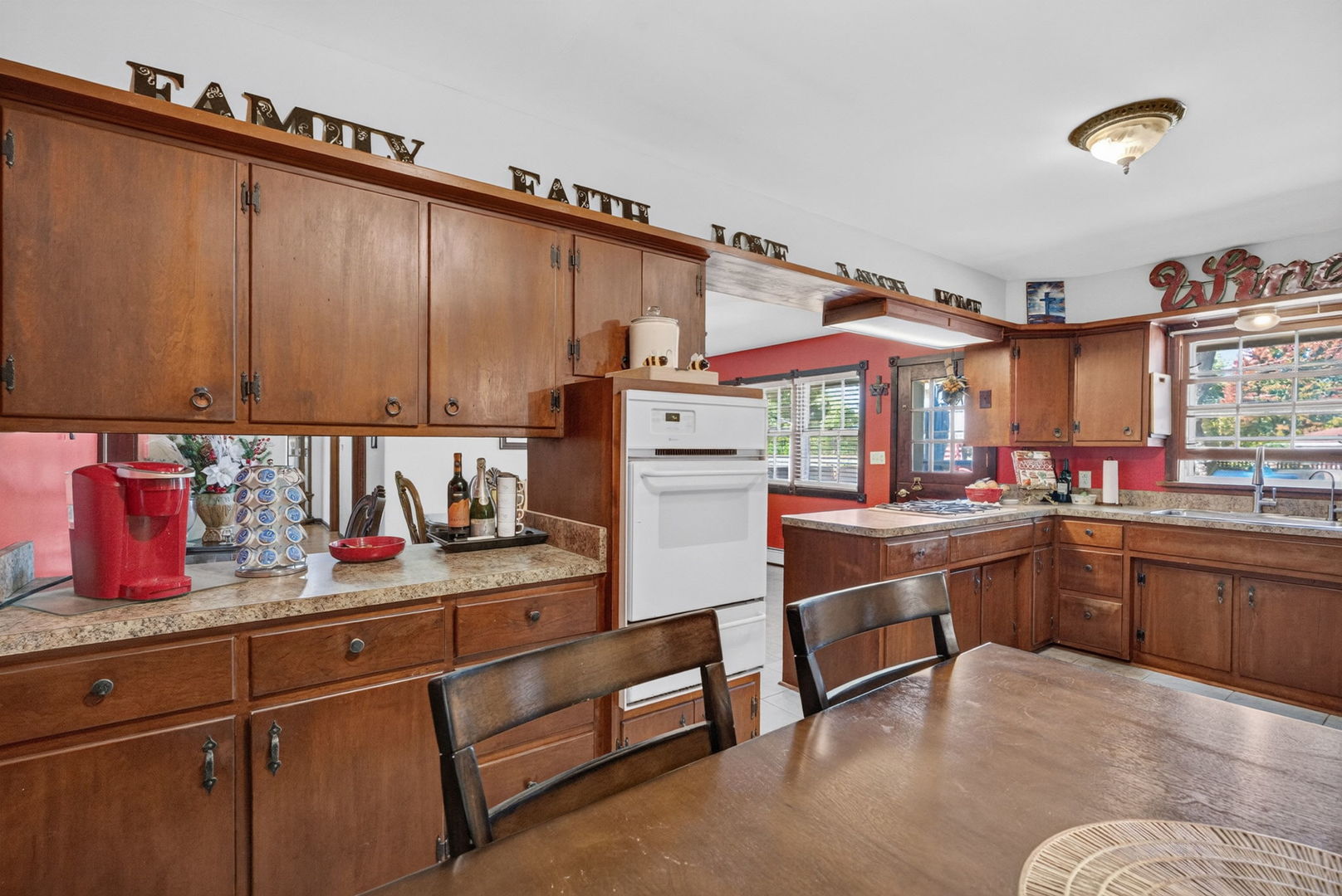 290 W 3rd Street