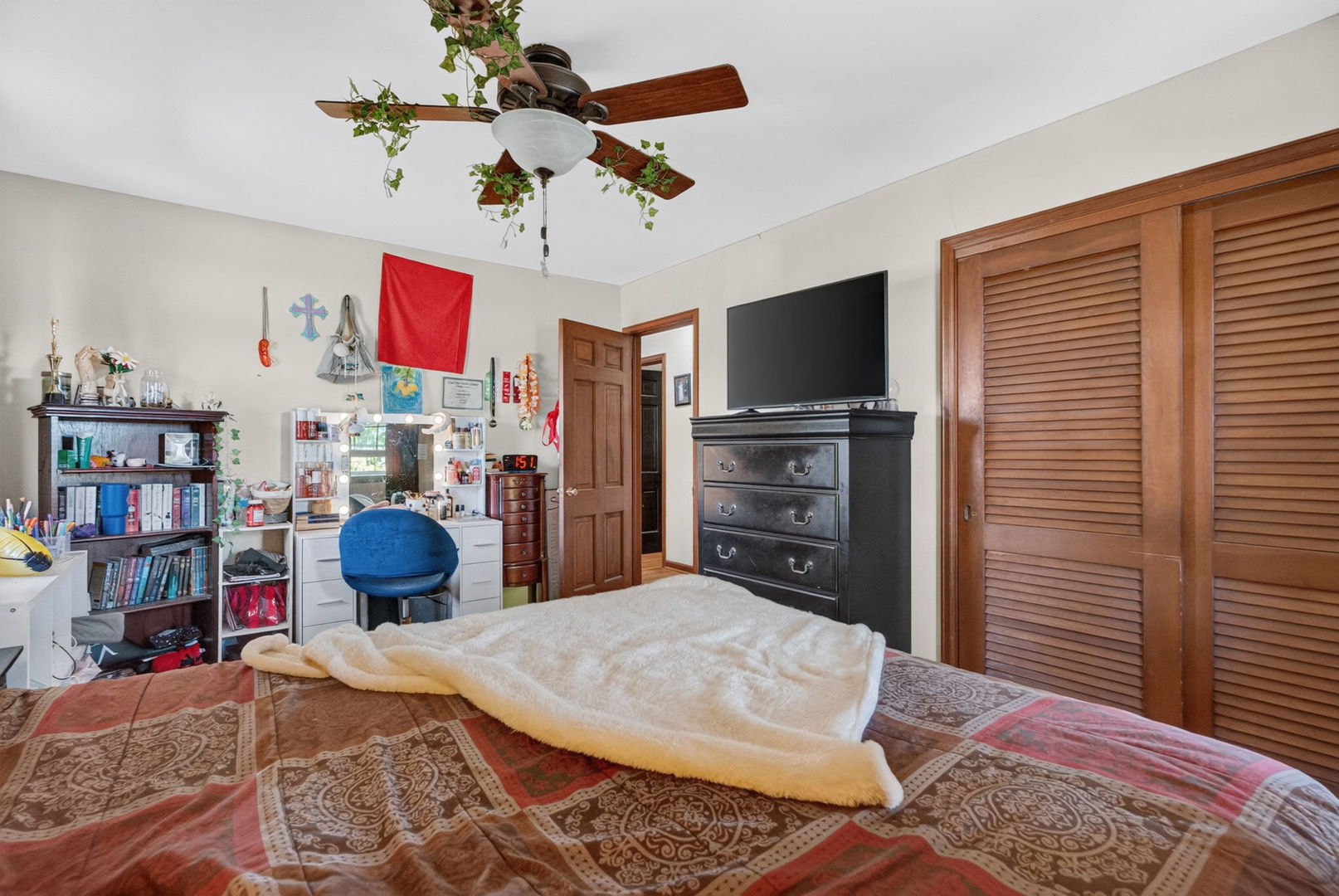 290 W 3rd Street