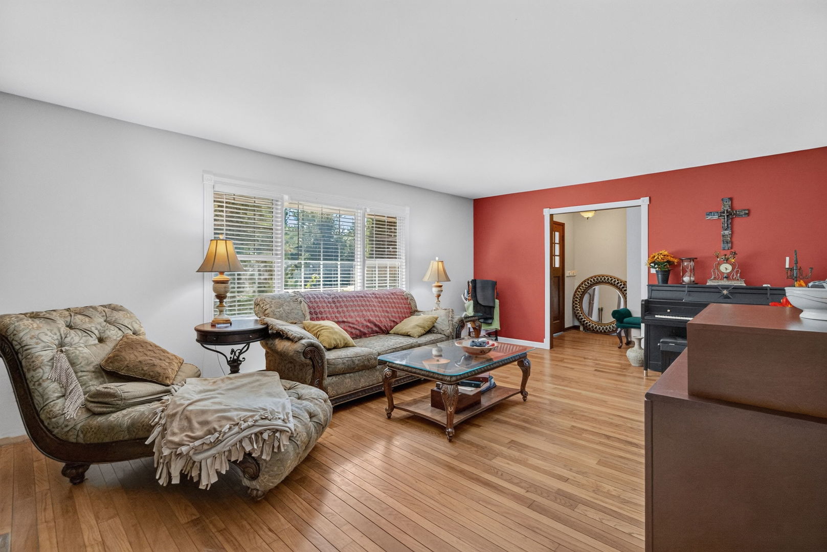 290 W 3rd Street