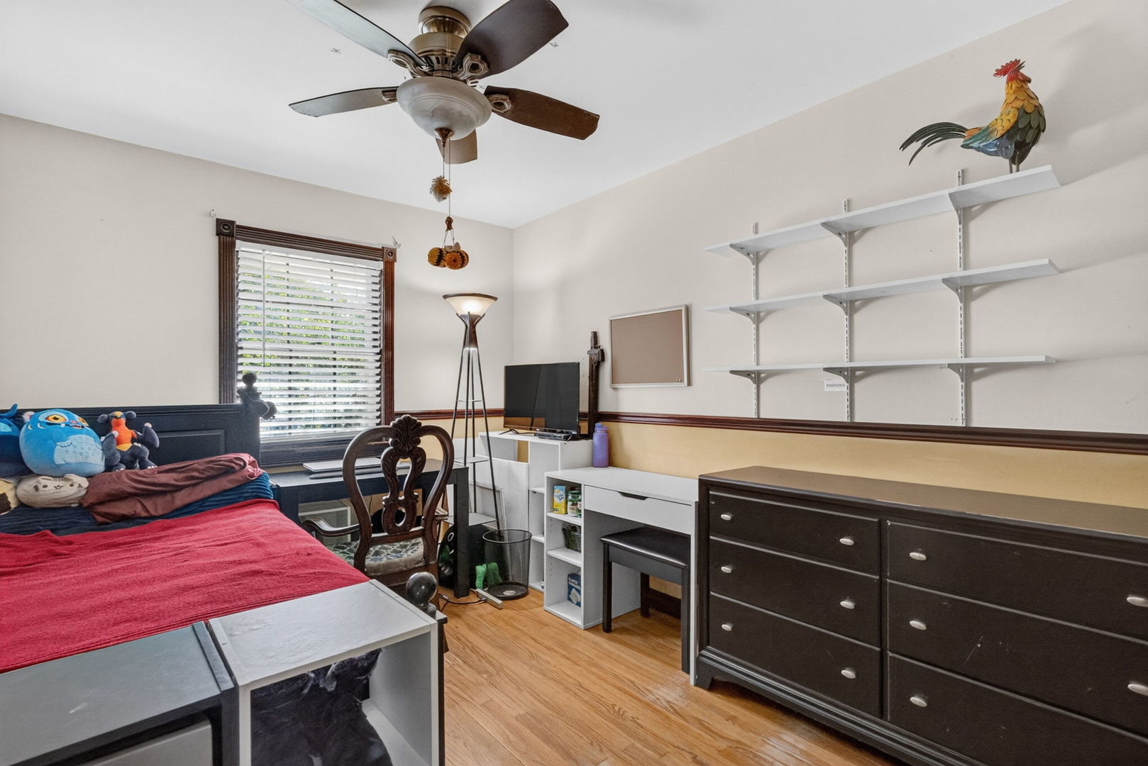 290 W 3rd Street