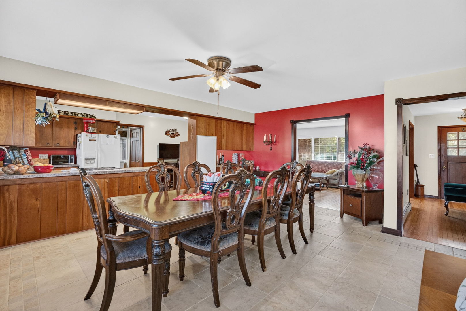 290 W 3rd Street