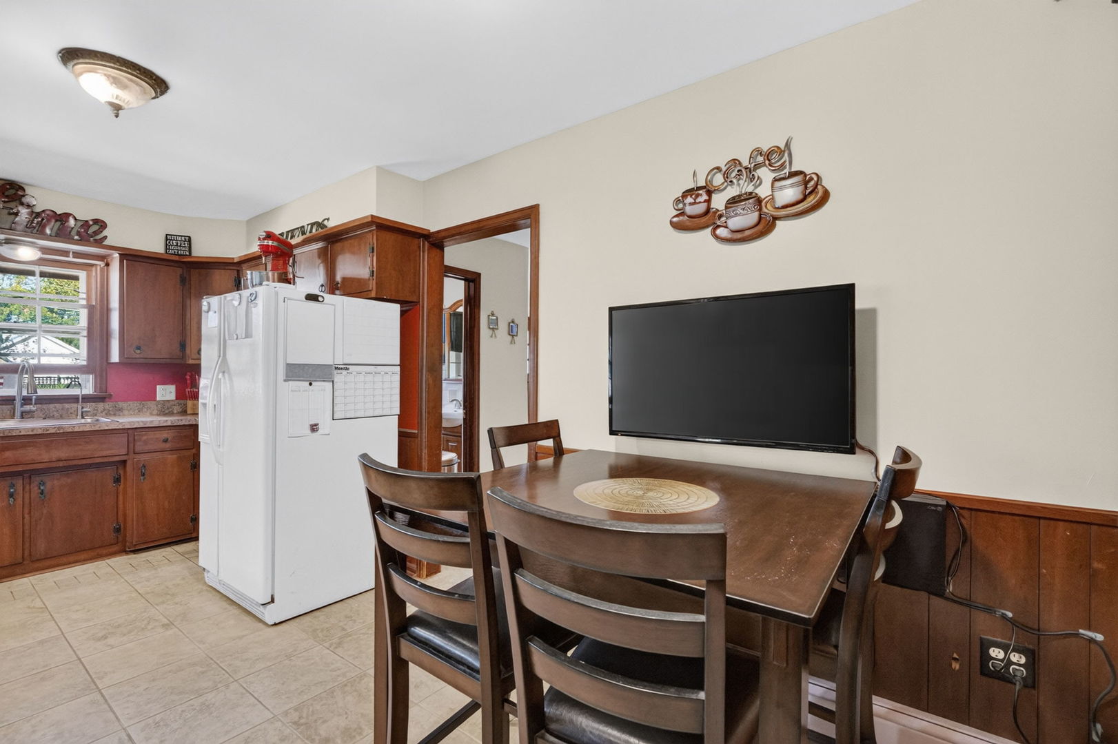 290 W 3rd Street