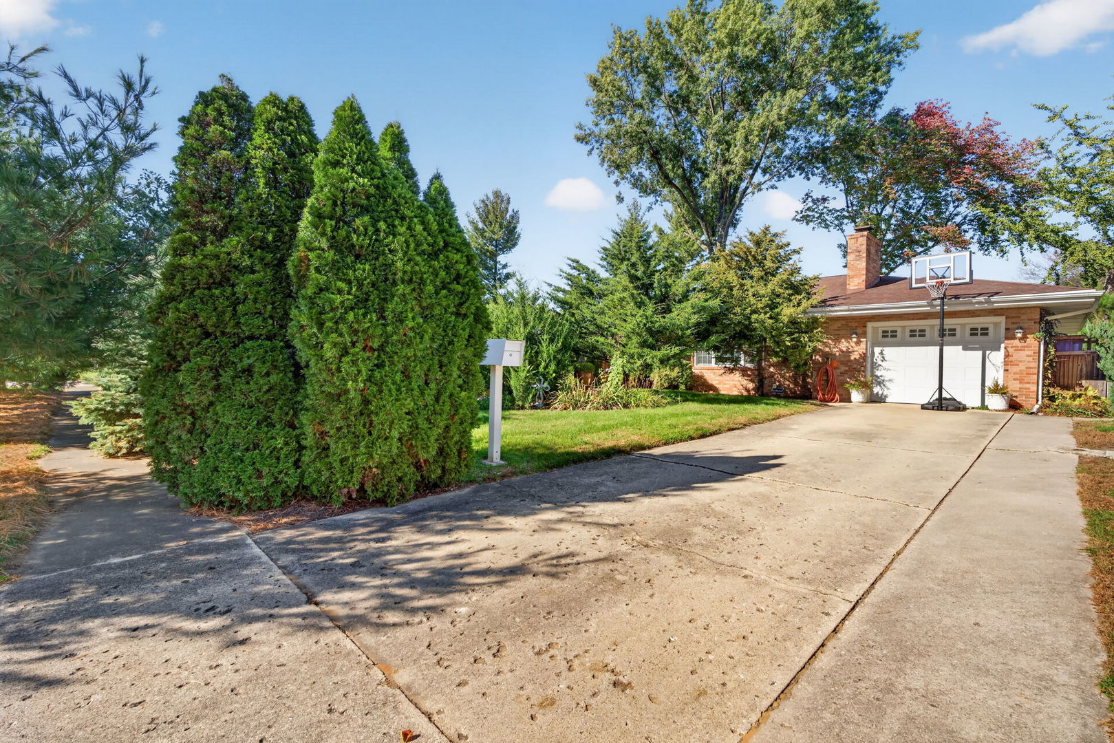 290 W 3rd Street
