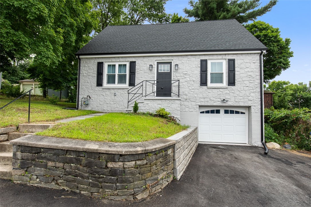 162 Colonial Road