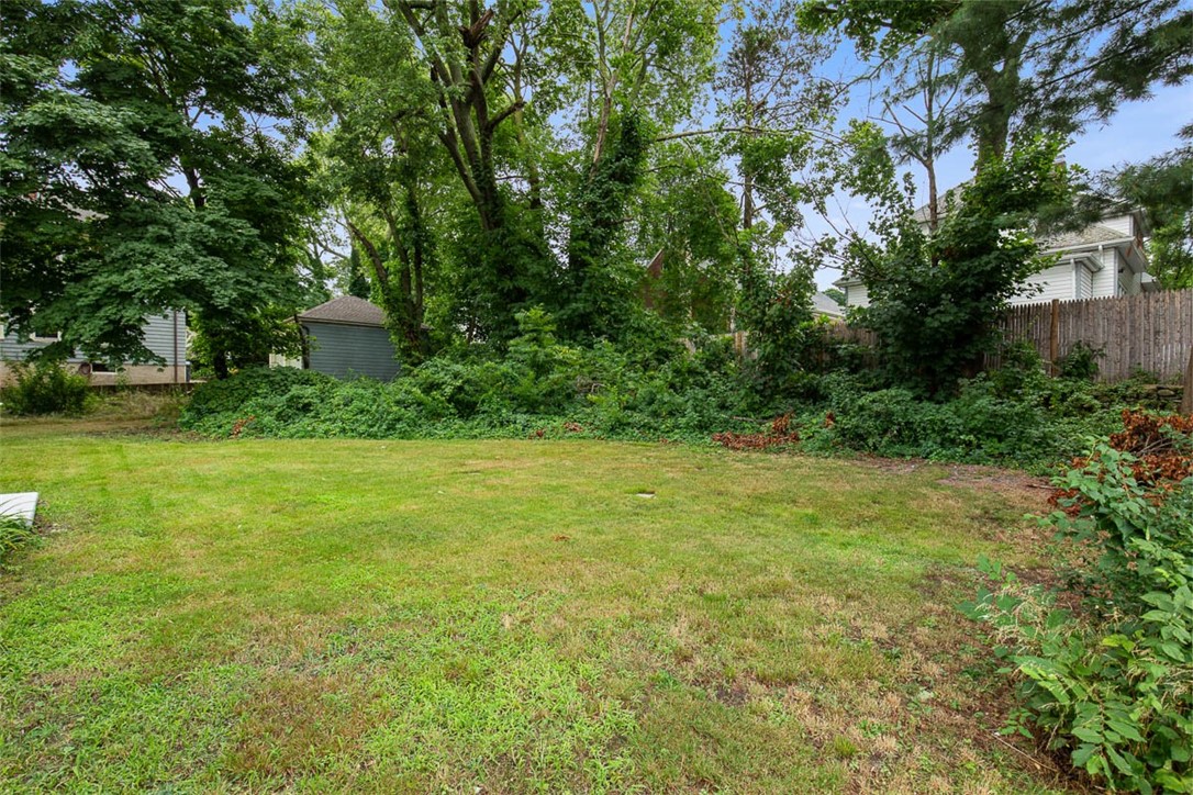 162 Colonial Road