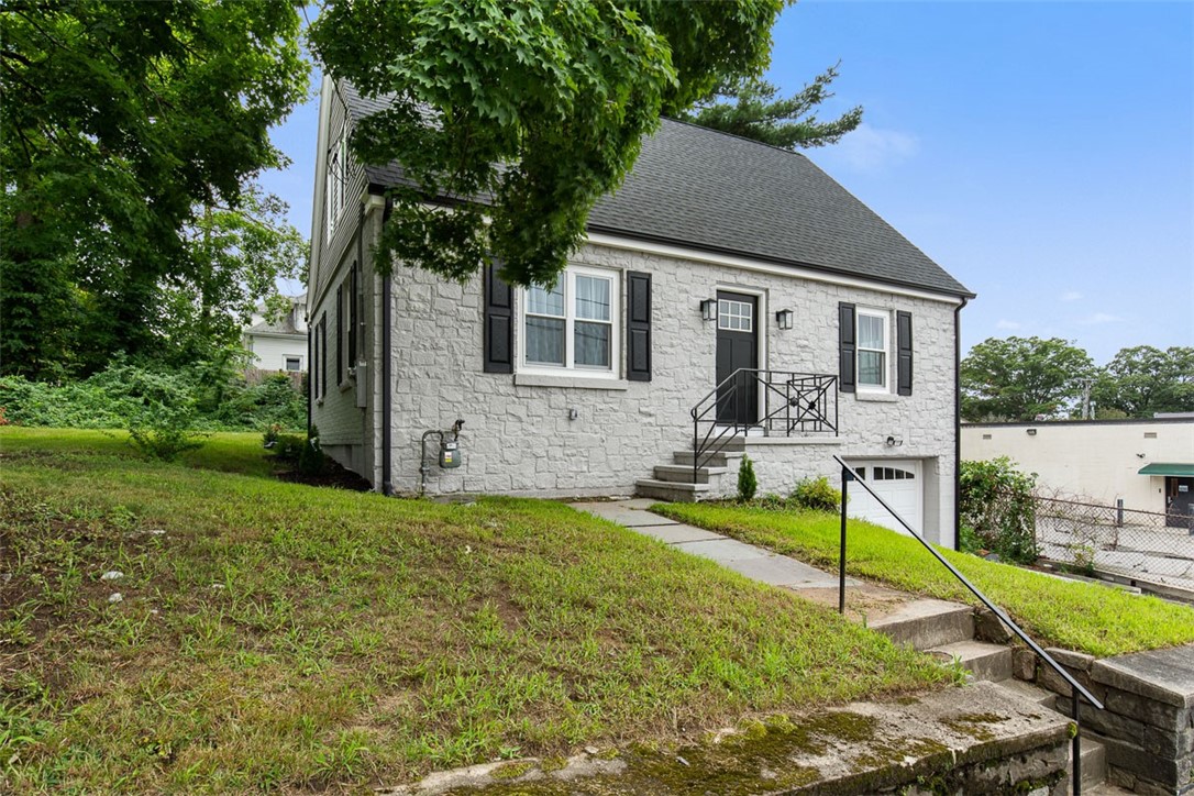 162 Colonial Road