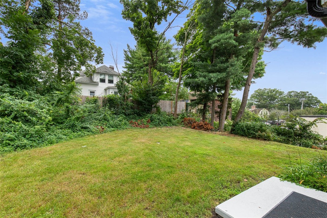 162 Colonial Road