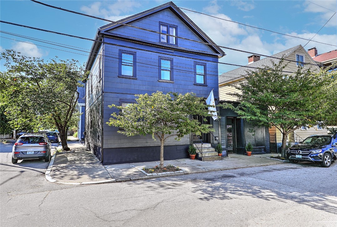 144 Carpenter Street