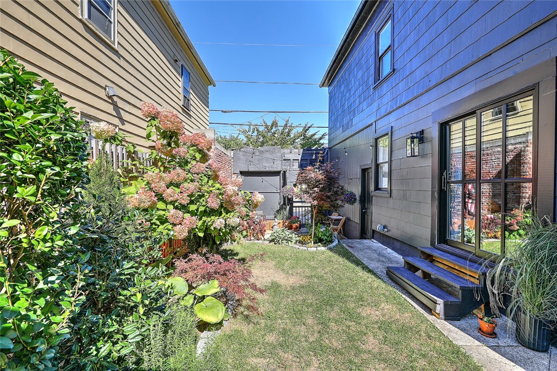144 Carpenter Street