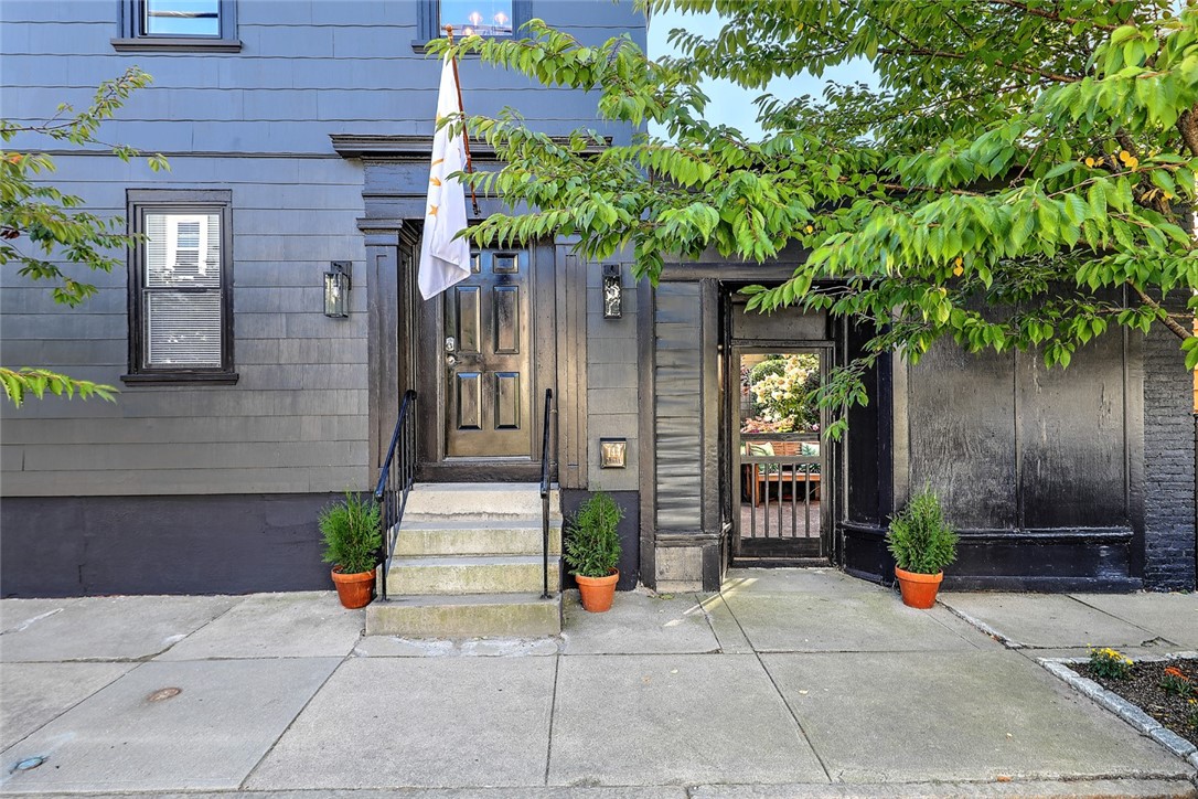 144 Carpenter Street