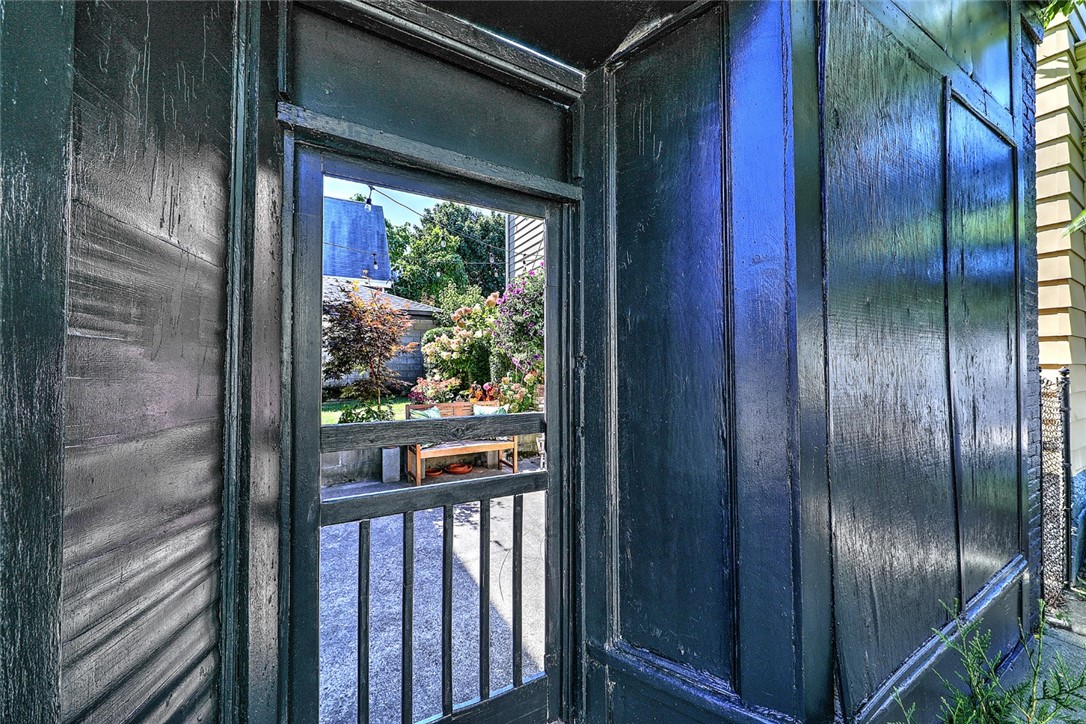 144 Carpenter Street
