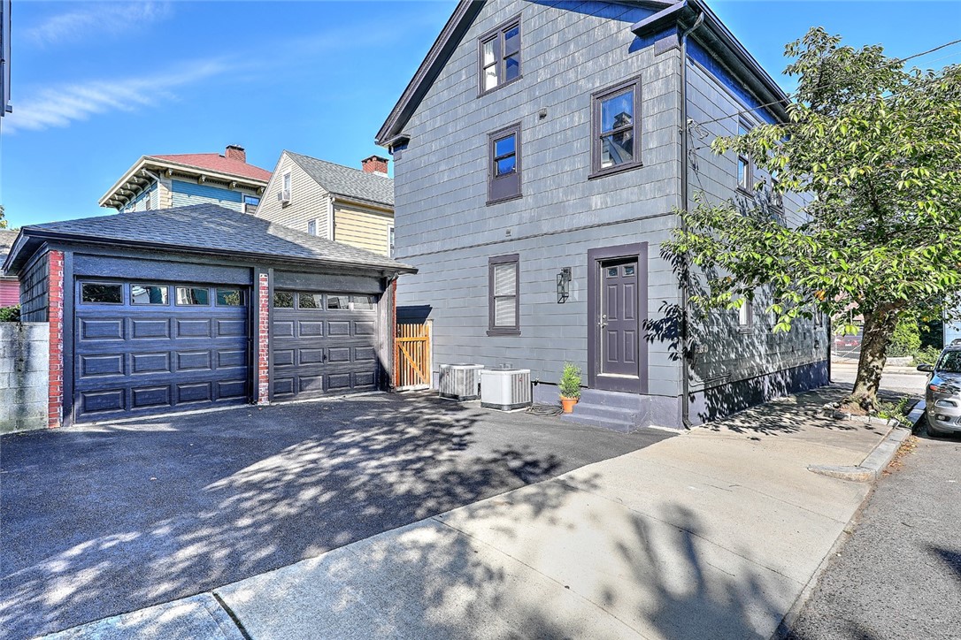 144 Carpenter Street