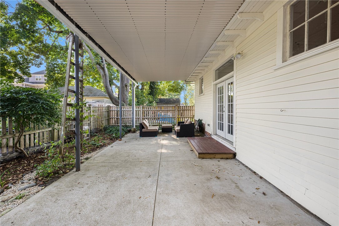 22 Marion Avenue S