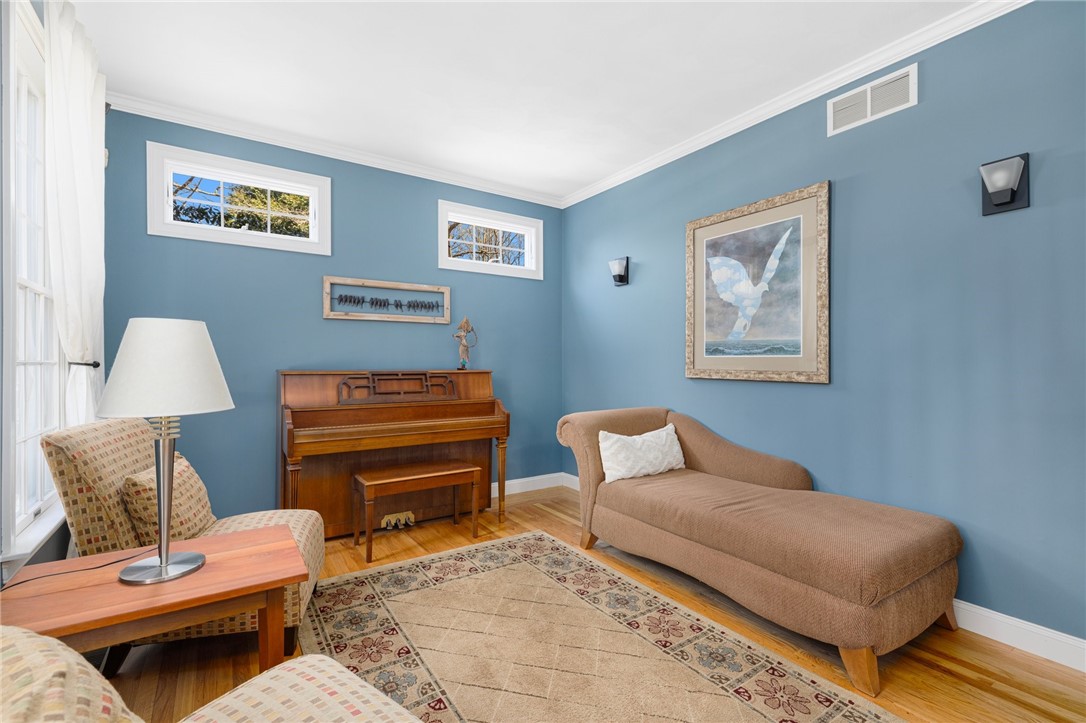 211 Woodridge Drive