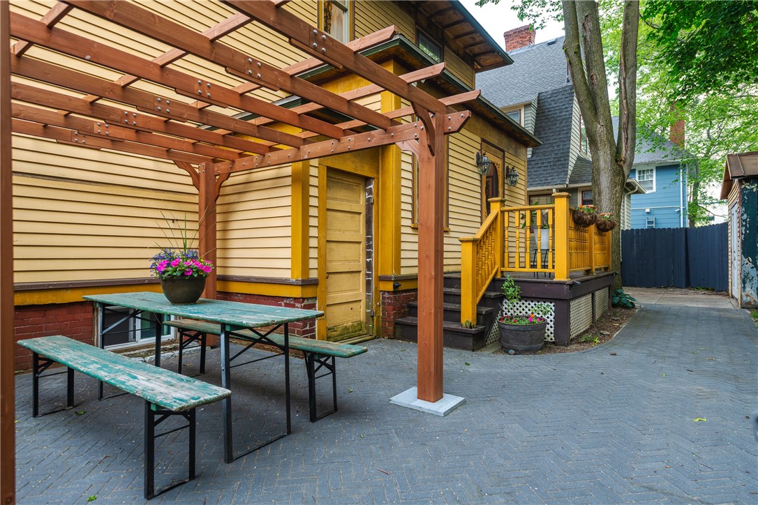 203 Lexington Avenue