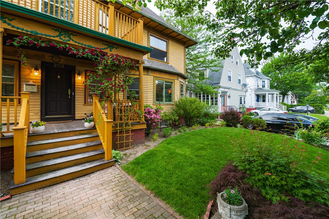 203 Lexington Avenue