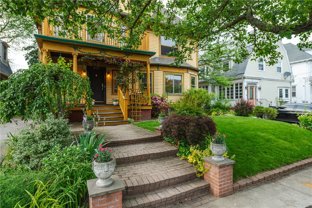 203 Lexington Avenue