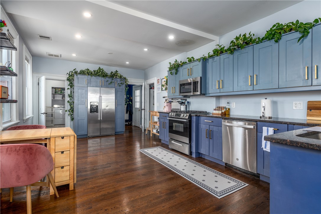 121 Doyle Avenue 2