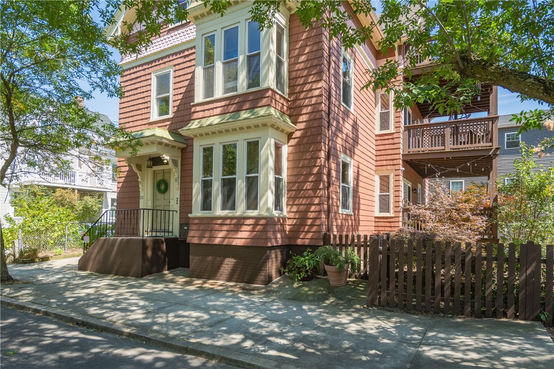 21 Harkness Street 2