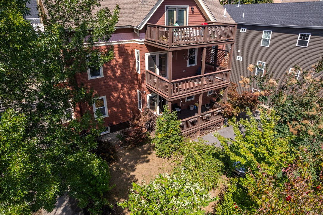 21 Harkness Street 2