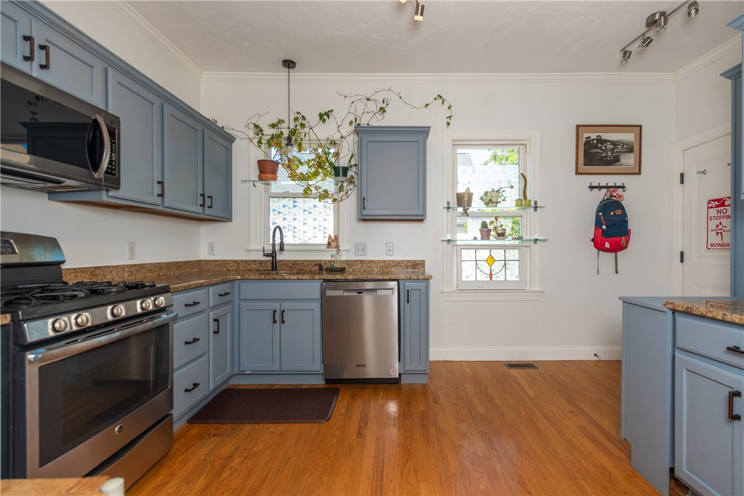 21 Harkness Street 2