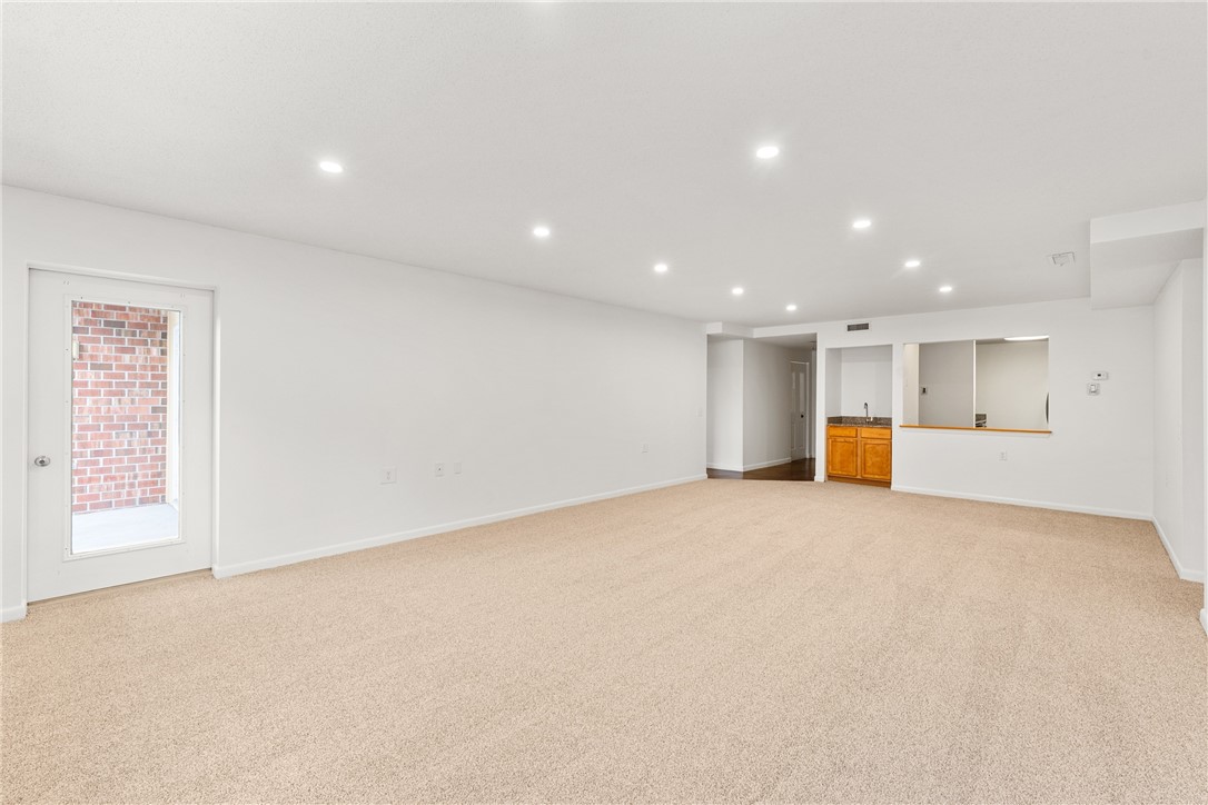 30 Argyle Avenue 201