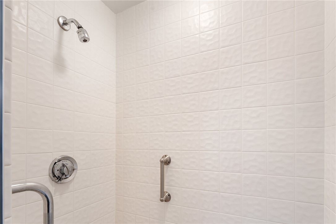 30 Argyle Avenue 201