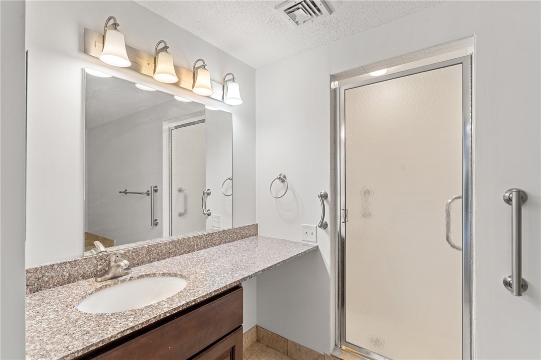 30 Argyle Avenue 201