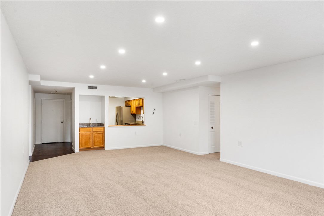 30 Argyle Avenue 201