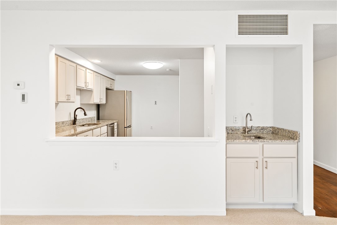 30 Argyle Avenue 206