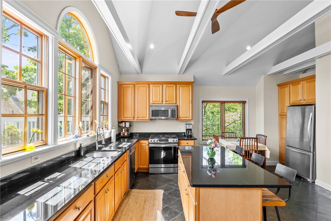 81 Larch Street 3