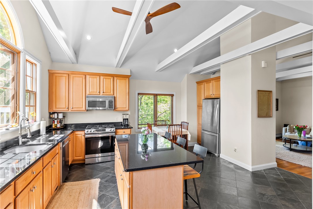 81 Larch Street 3