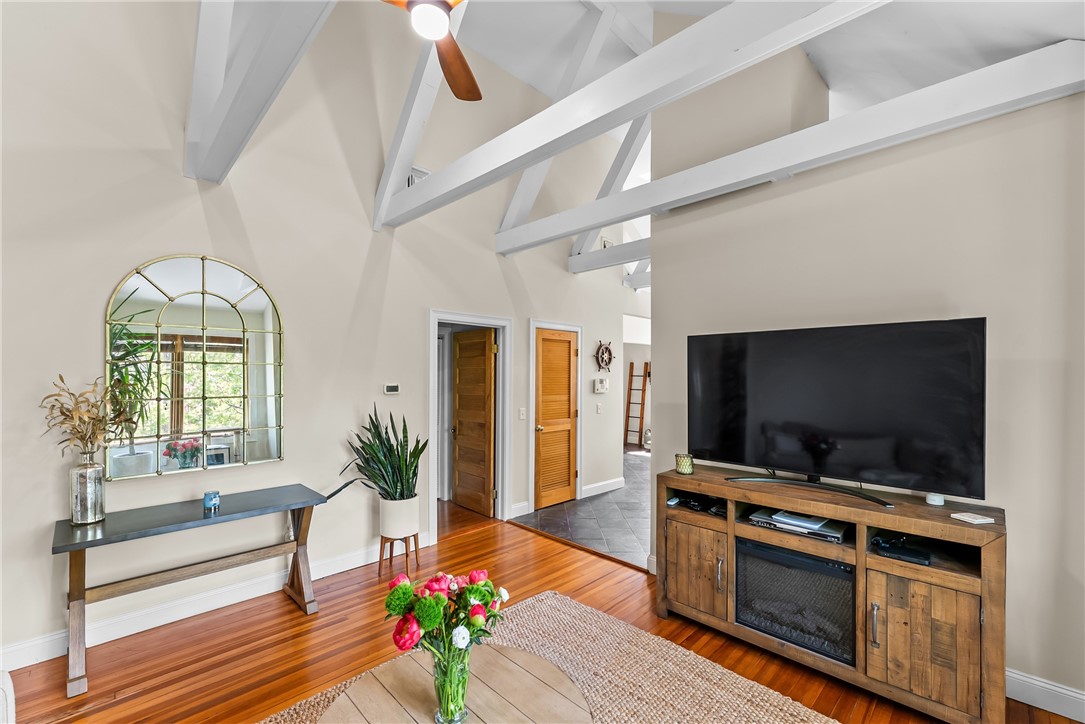 81 Larch Street 3