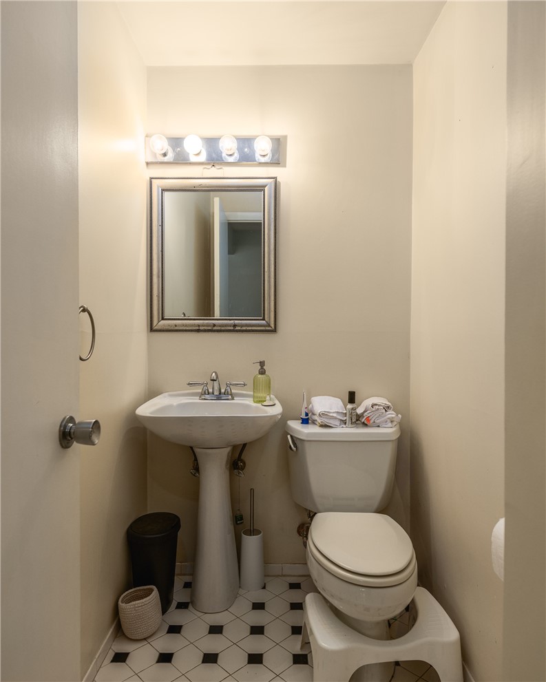 24 Camp Street 13