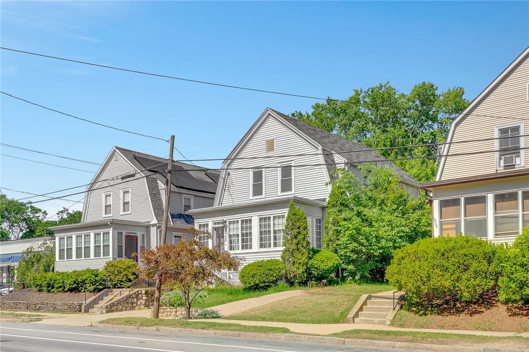 1058 Narragansett Boulevard