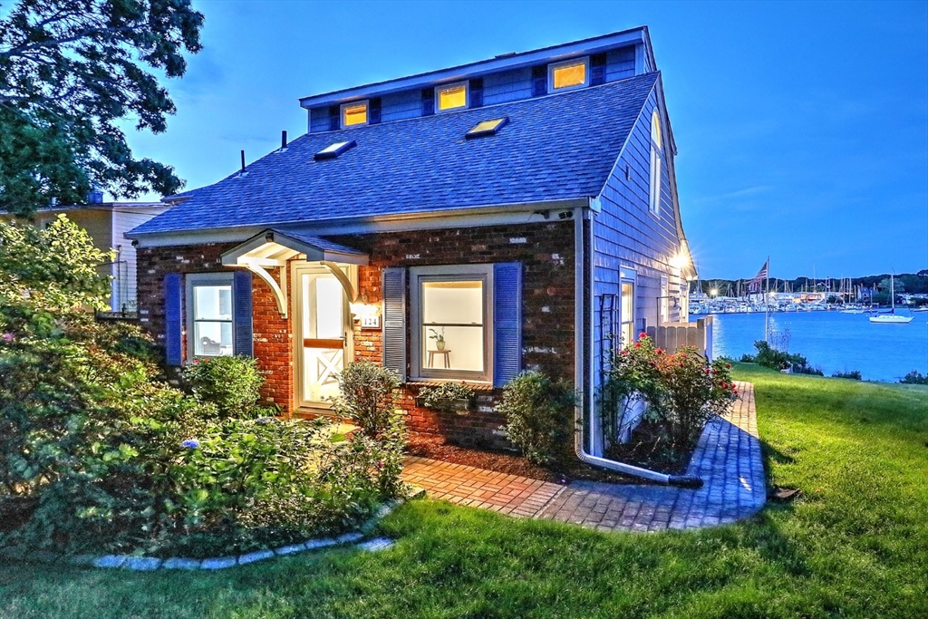122-124 Riverside