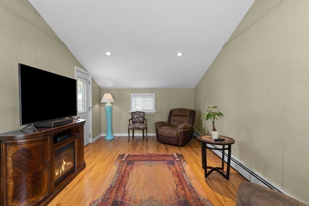 136 Circuit Dr