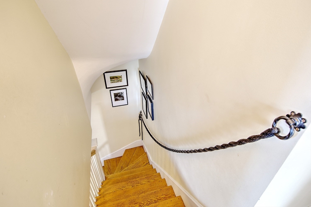 121 Bromfield St