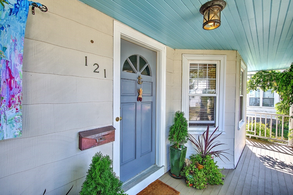 121 Bromfield St